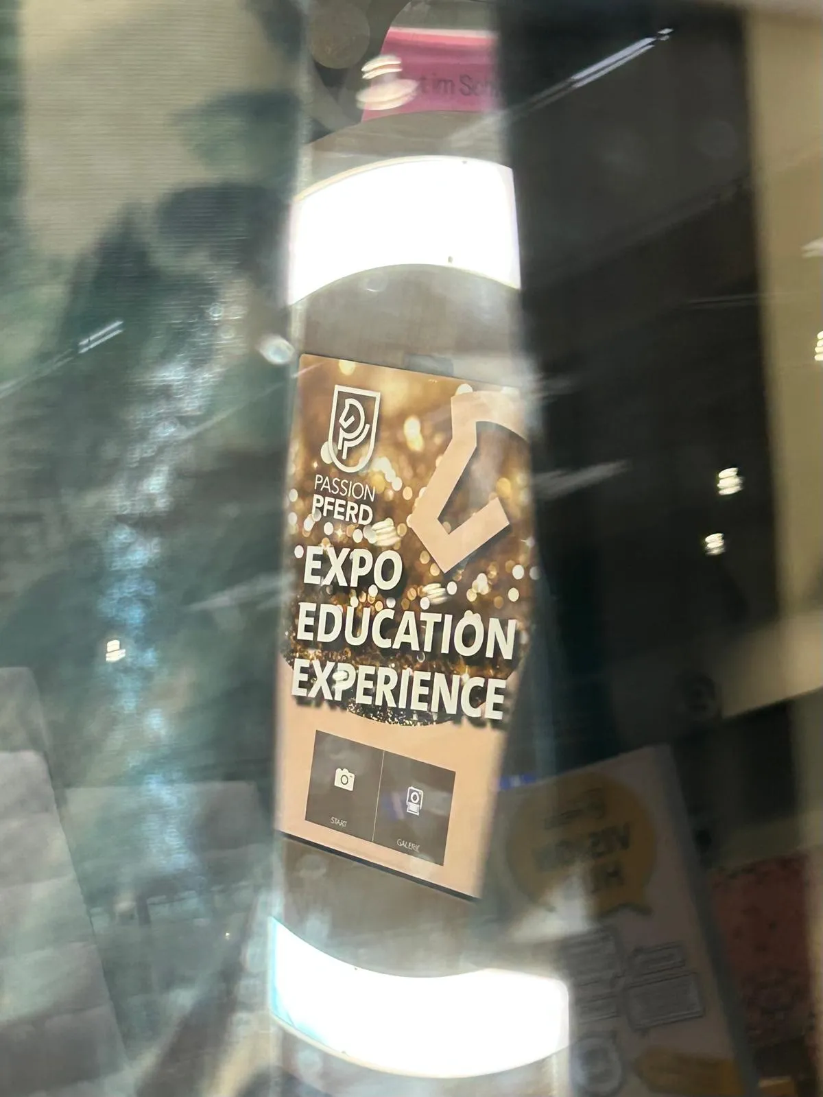 Startbildschirm der Fotobox im Fotobulli mit Passion-Pferd-Logo und Schriftzug „Expo Education Experience“
